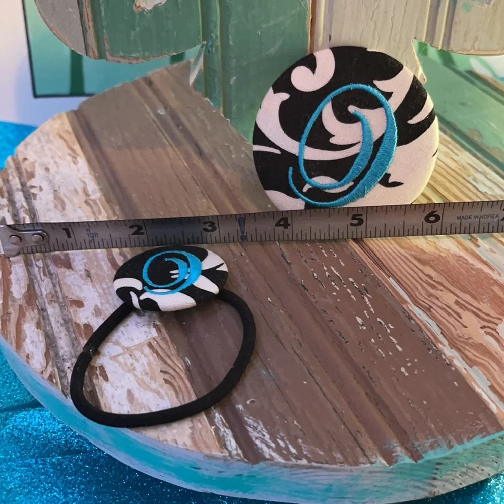 🔥 BEING DONATED Monogrammed Letter O Button & Ponytail set